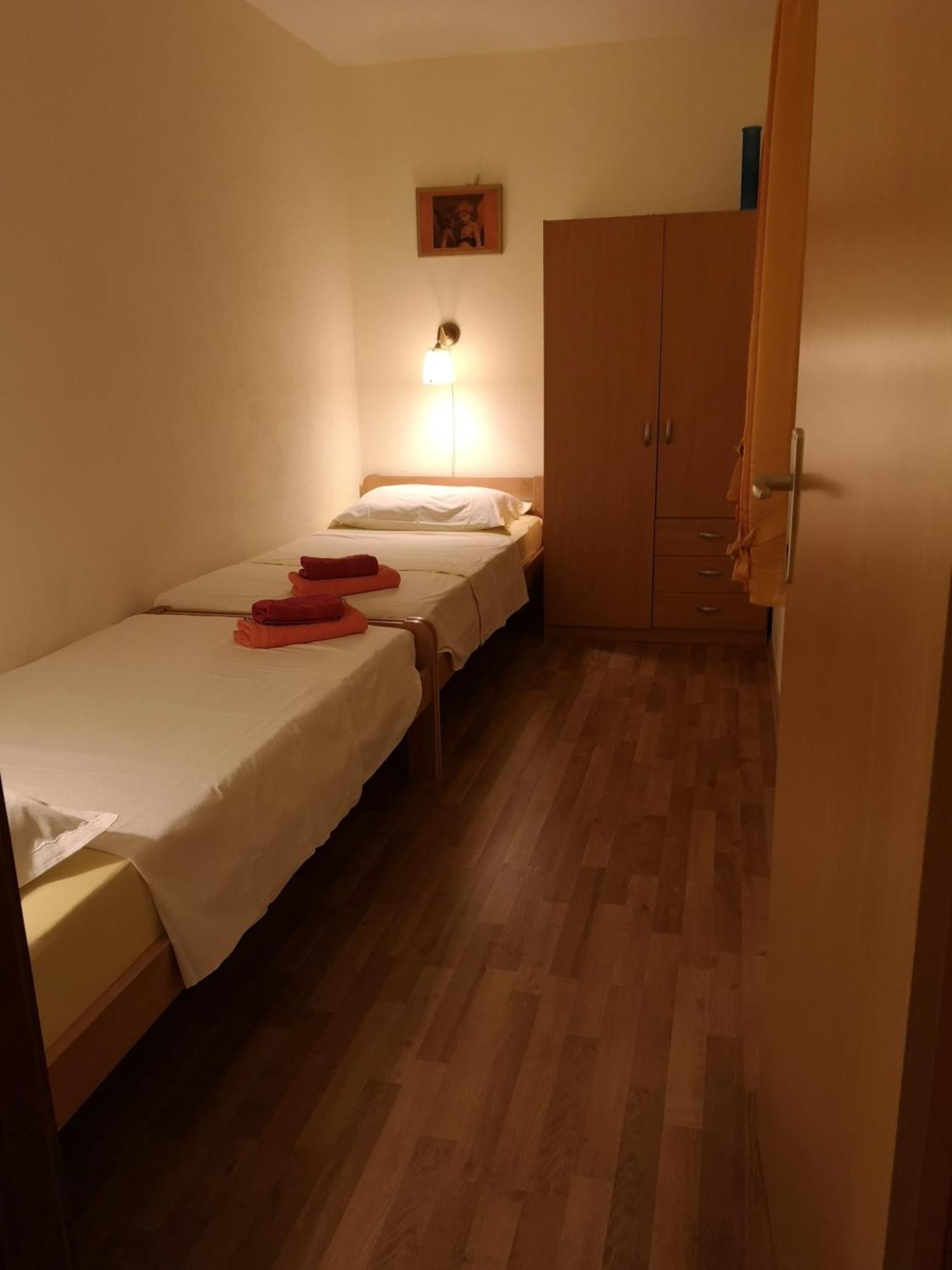 Holiday Home Cvitka Vis Bagian luar foto